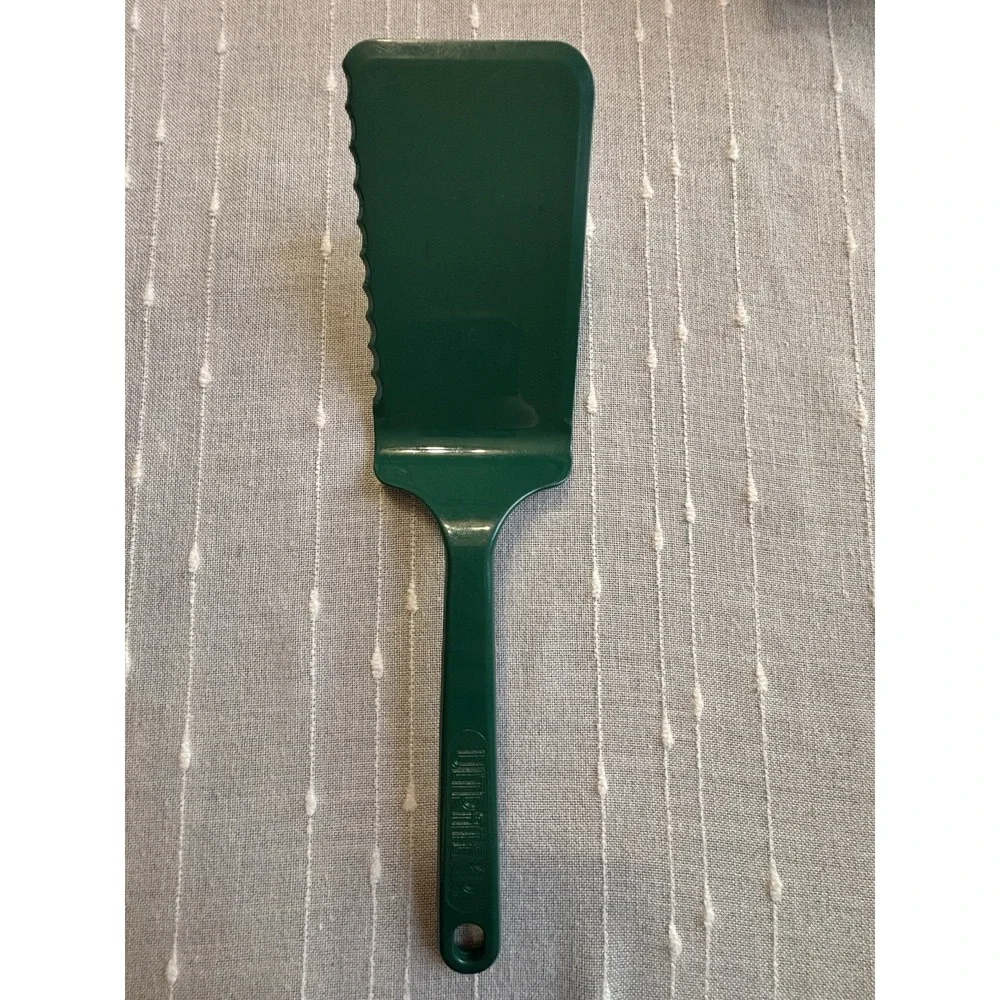 ULTRATEMP GREEN 1 SERRATED EDGE 2104-1 SOLID SPATULA TURNER UTENSIL USA